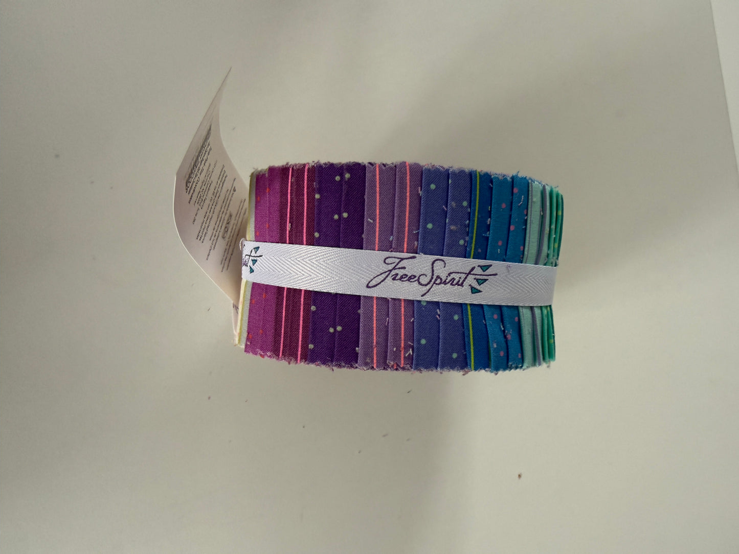 Tula Pink Jelly Roll „Tiny Coordinates“ 42 Streifen a 2,5 Inch Breite