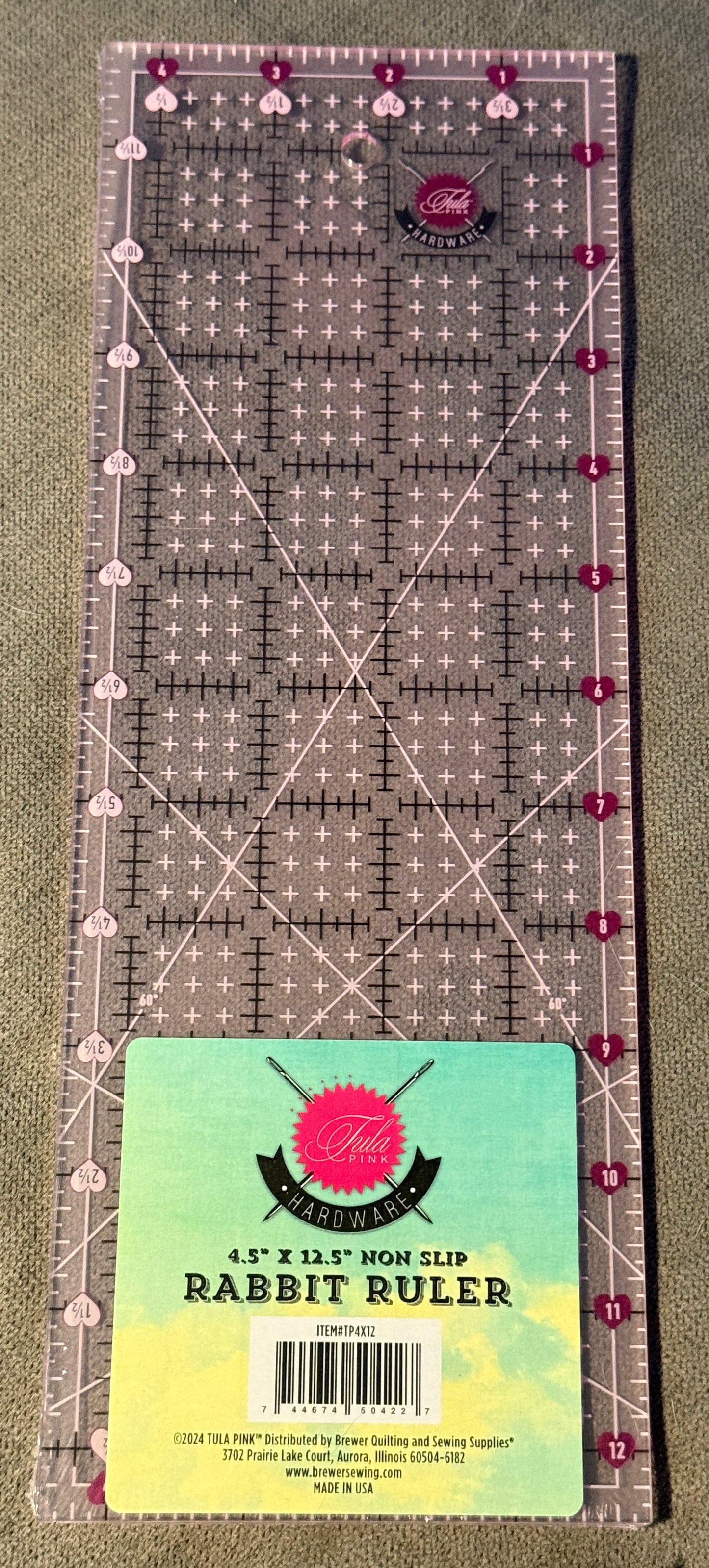 Patchworklineal Rollschneiderlineal Tula Pink 4,5 x 12,5 Inch mit Hasen
