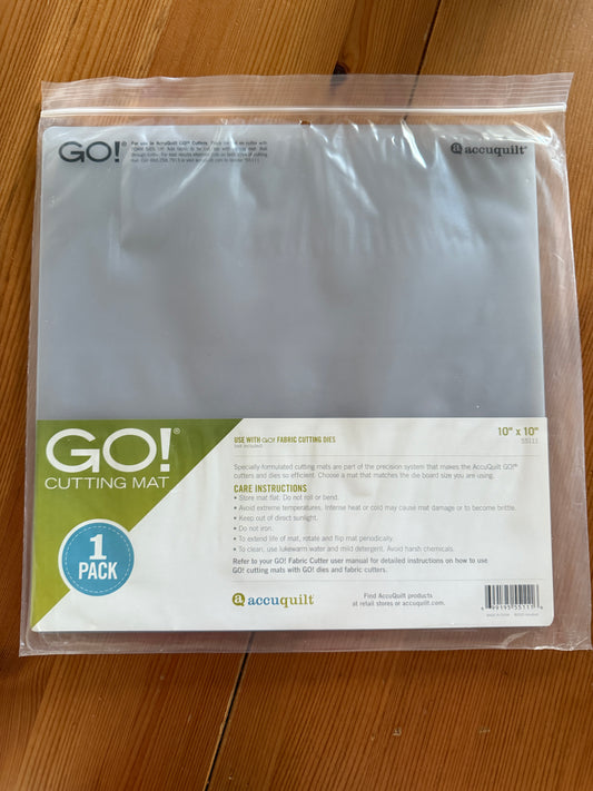 Accuquilt Schneidmatte 10x10 Inch (ca. 25x25cm) 1er Pack Abdeckung Stanzform