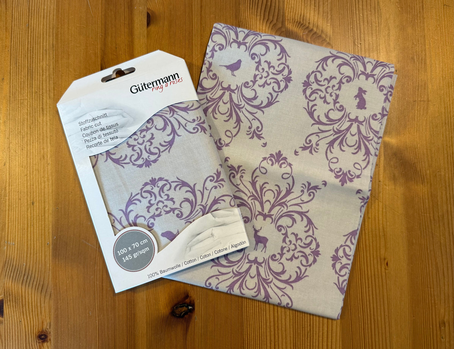 Gütermann Stoffzuschnitte "Ring a Roses" verschiedene Designs 100 x 70 cm 145 gr/sqm