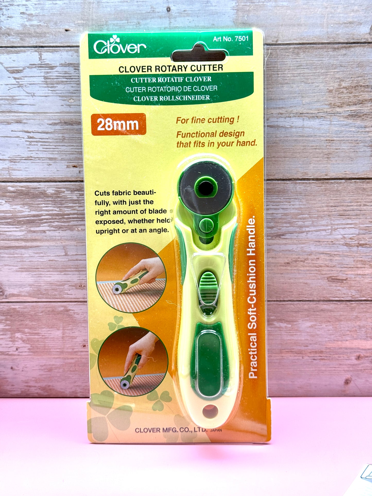 Clover Rollschneider 28mm Art. Nr. 7501 feine Arbeiten stabiler Griff handlich