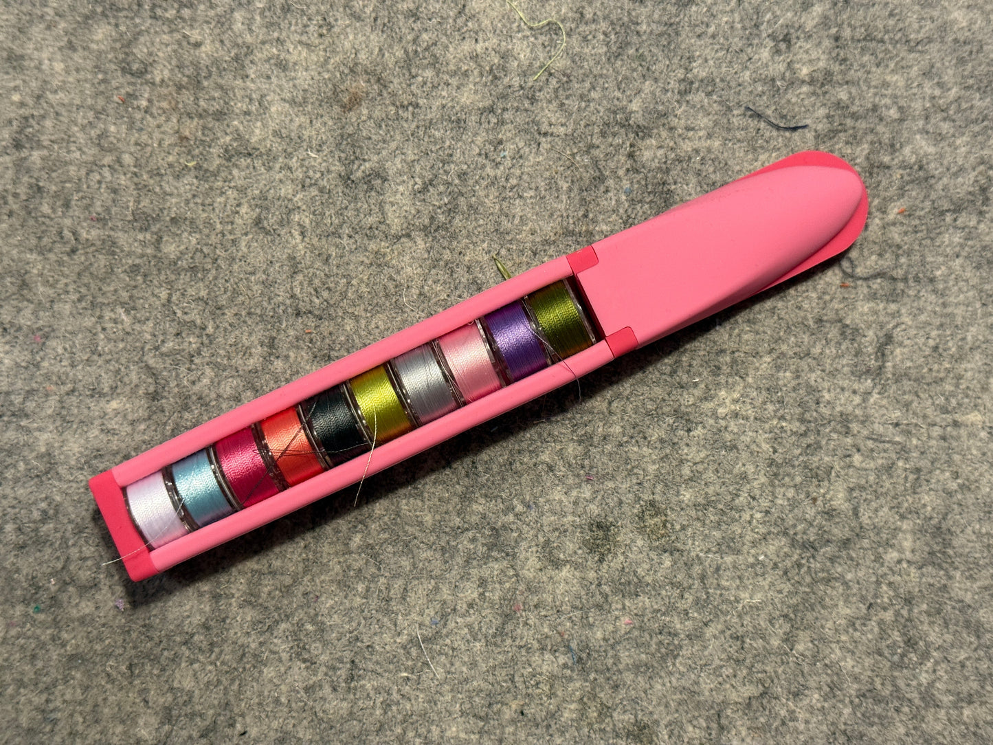 Bob Sled Spulenhalter EPP Wonderfil Decobob mobil Platz für 13 Spulen leer