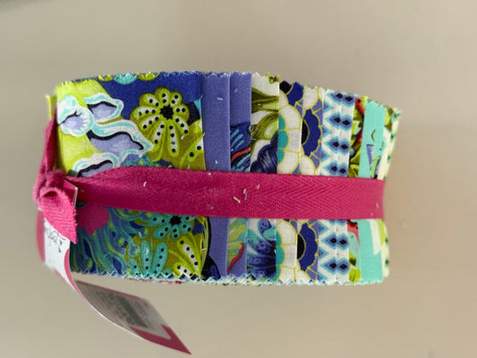 Floral Reef Jelly Roll 2,5 Inch Streifen a 110 cm Länge Tula Pink Ink 40 Stück 100% Cotton Baumwolle