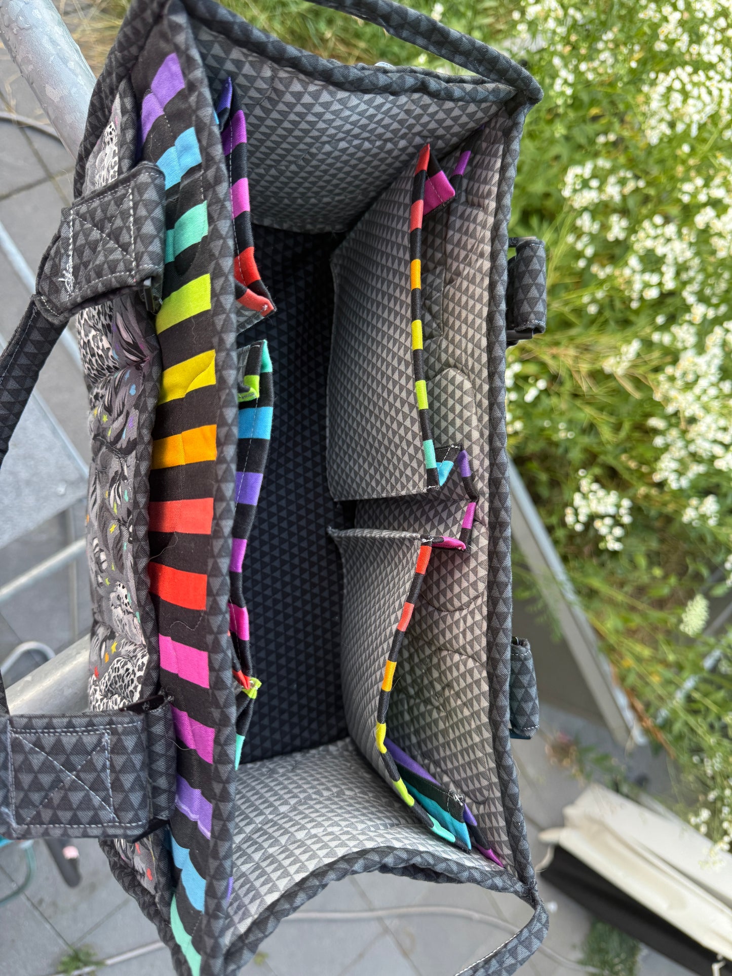 Fertige Muster-Tasche "Catch All Caddy 2.0" aus Grayworksstoffen von Tula Pink - Einzelstück