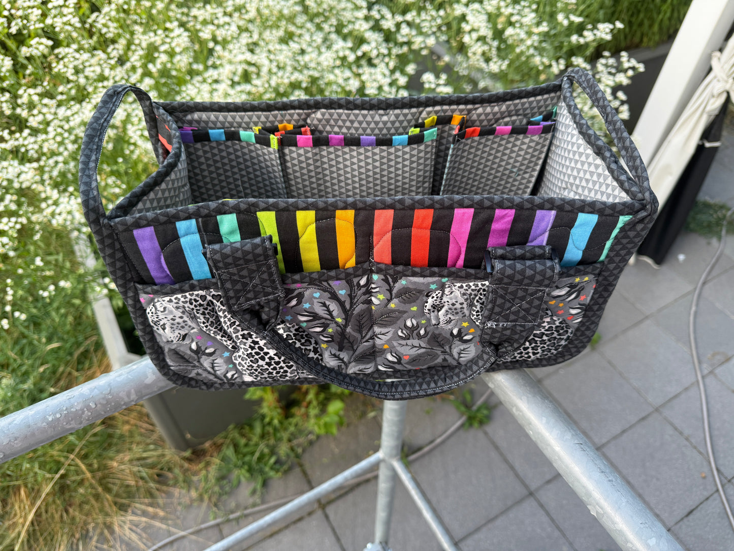 Fertige Muster-Tasche "Catch All Caddy 2.0" aus Grayworksstoffen von Tula Pink - Einzelstück