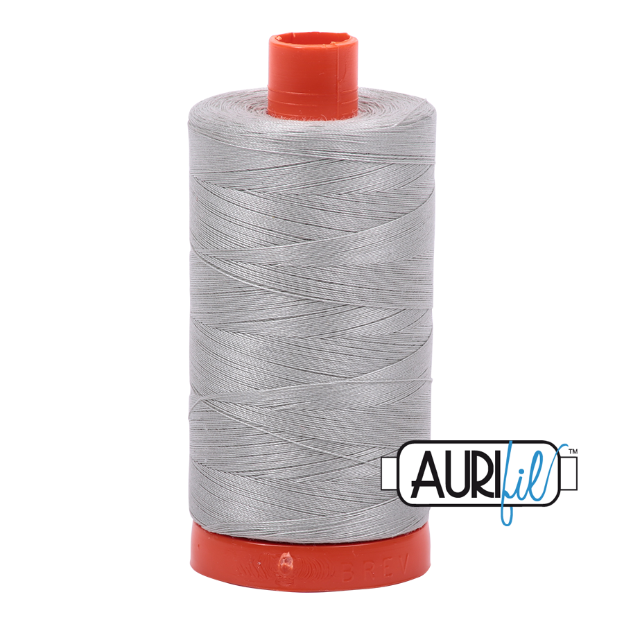 Aurifil - 12 WT - 1300 Meter Spule Farbe Airstream - 6726