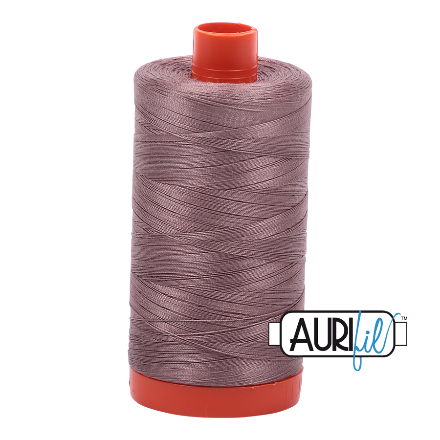 Aurifil - 50 WT - 1300 Meter Spulen verschieden Farben