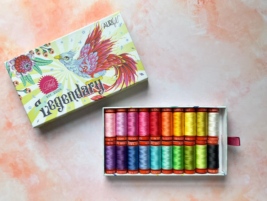 Legendary by Tula Pink – Aurifil Stärke 50, 20 Farben auf 200m-Spulen VORBESTELLUNG